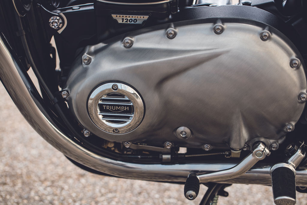 אופנוע קלאסי 78 כ״ס - Bonneville T120, מבט קדמי