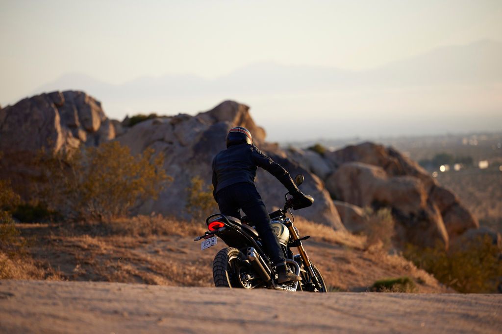 מנוע ולוח שעונים של Scrambler 400 X - סקרמבלר 398 סמ״ק
