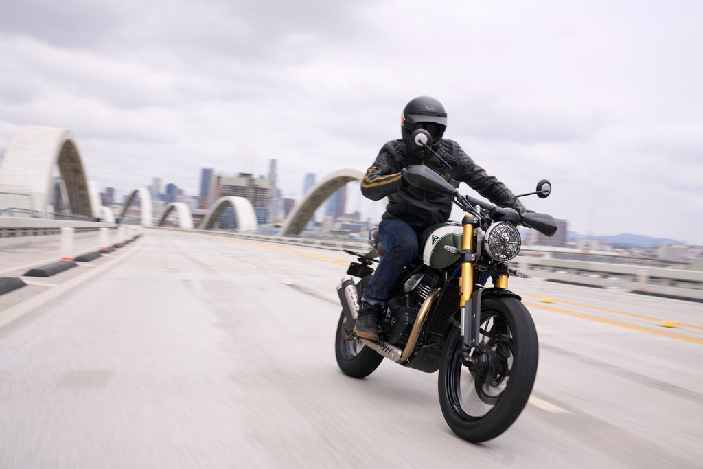 Scrambler 400 X - סקרמבלר, מבט צד ופרופיל