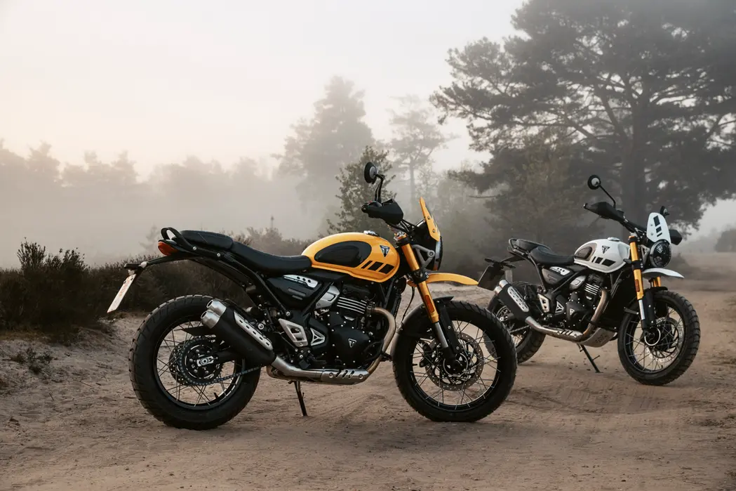 סקרמבלר שטח 40 כ״ס - Scrambler 400 XC, מבט קדמי
