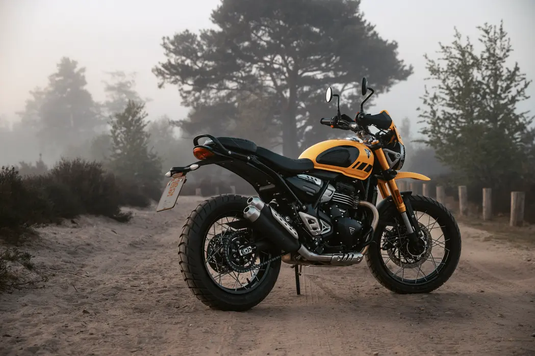 Scrambler 400 XC - סקרמבלר שטח, מבט צד ופרופיל
