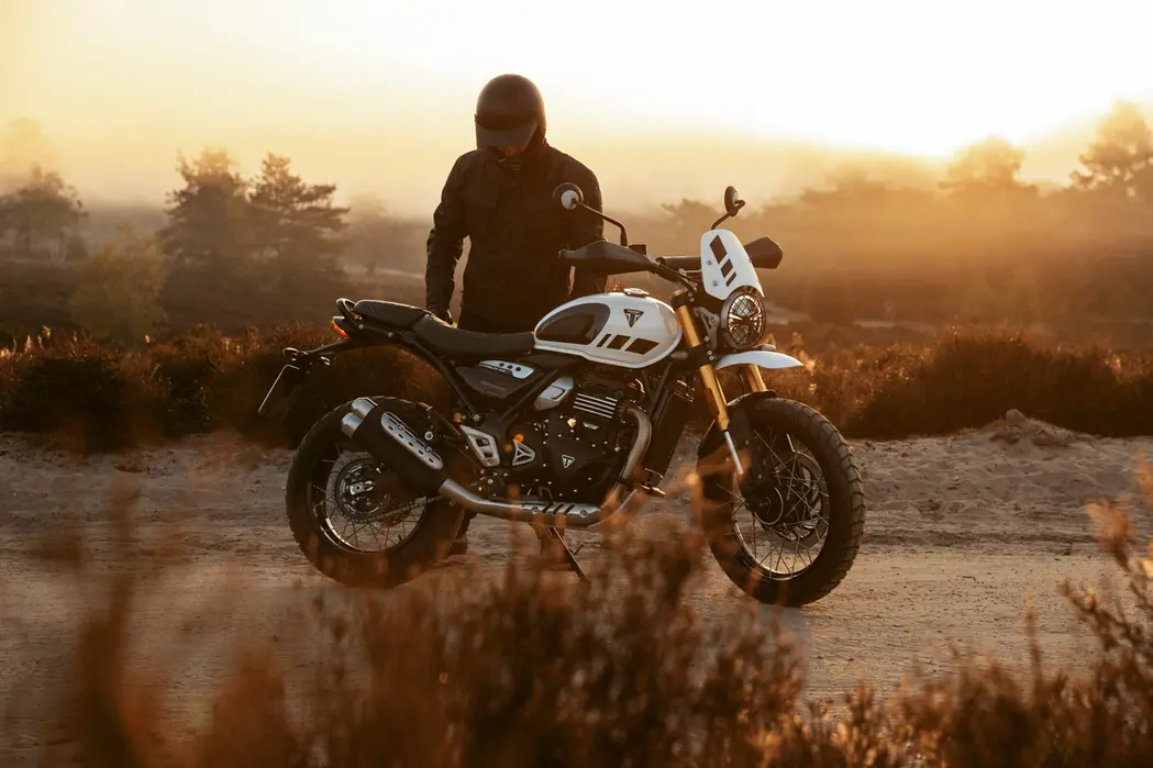 Scrambler 400 XC - סקרמבלר שטח, פרטי גימור ומערכת פליטה