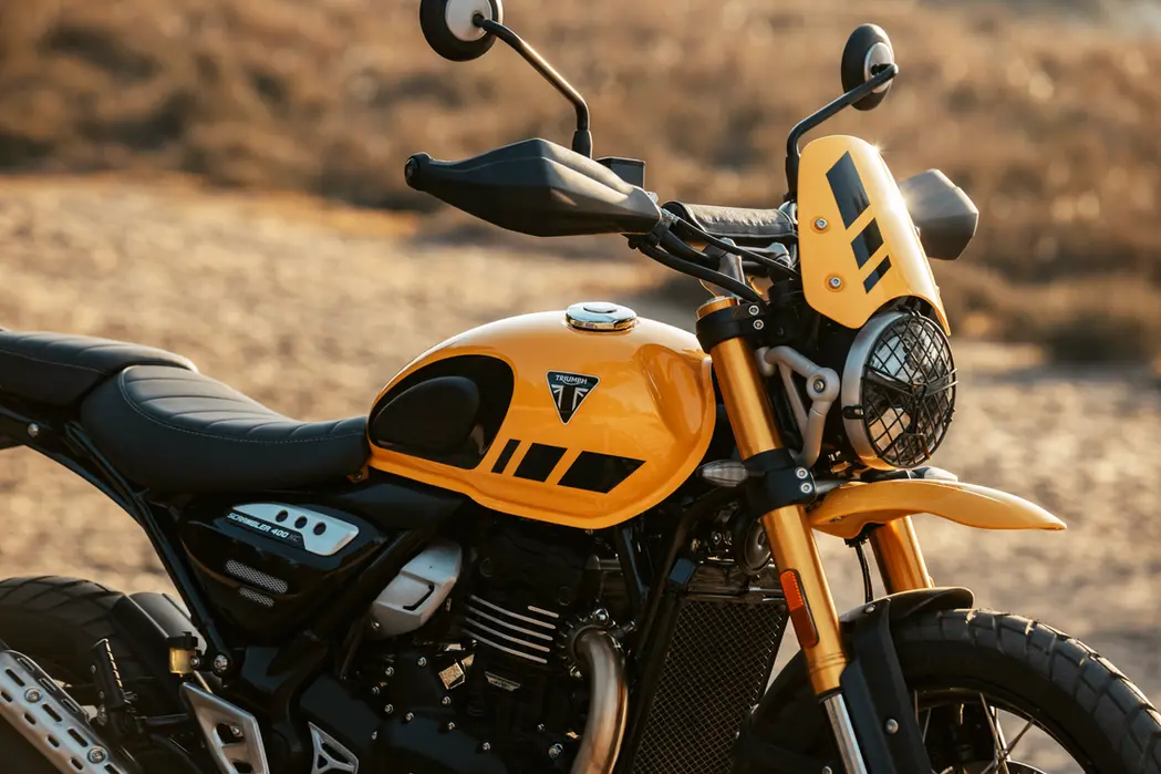 מנוע ולוח שעונים של Scrambler 400 XC - סקרמבלר שטח 398 סמ״ק